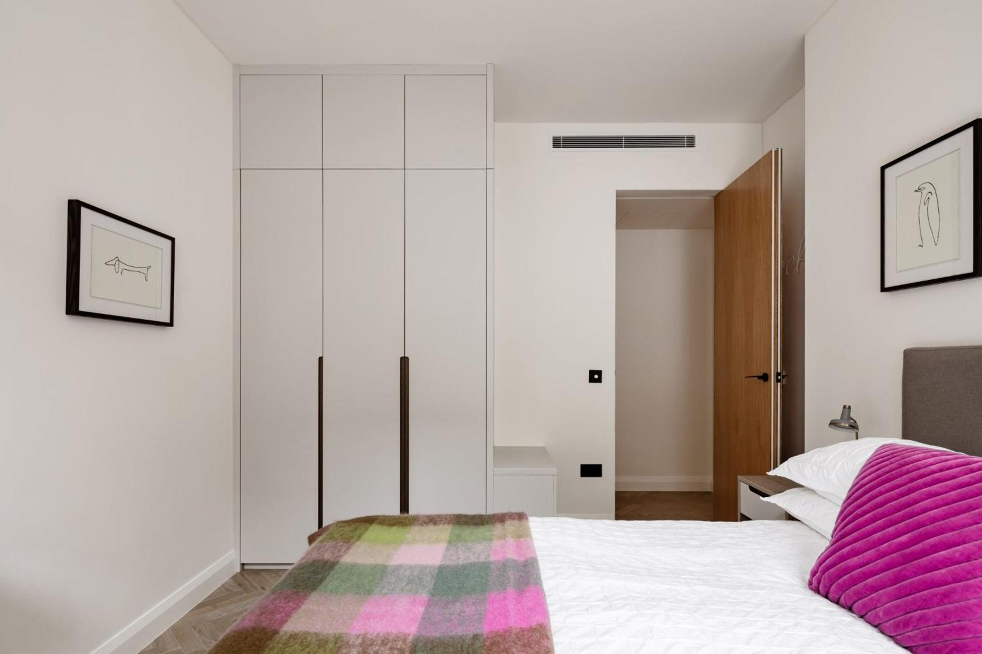 Modern Apartment & Rooms At Charing Cross London Bagian luar foto